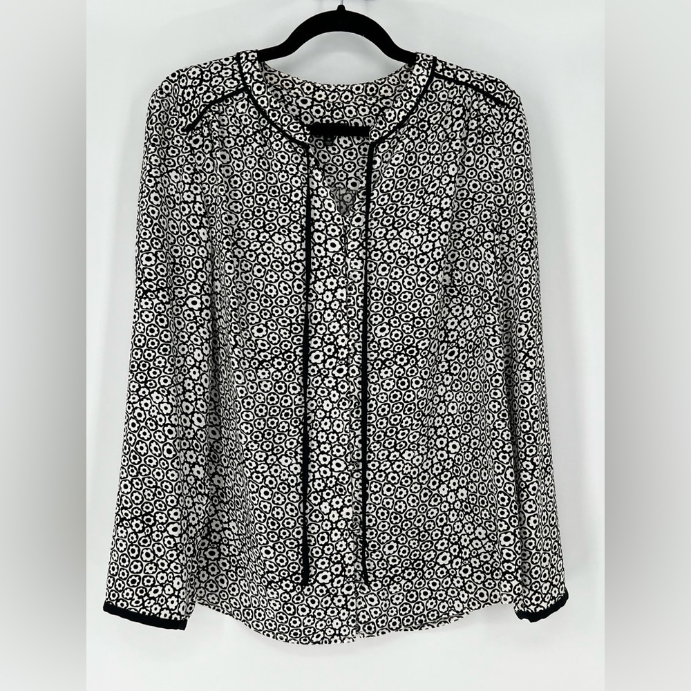 TALBOTS NWOT BLOUSE WHITE W/BLACK FLOWERS BUTTON DOWN